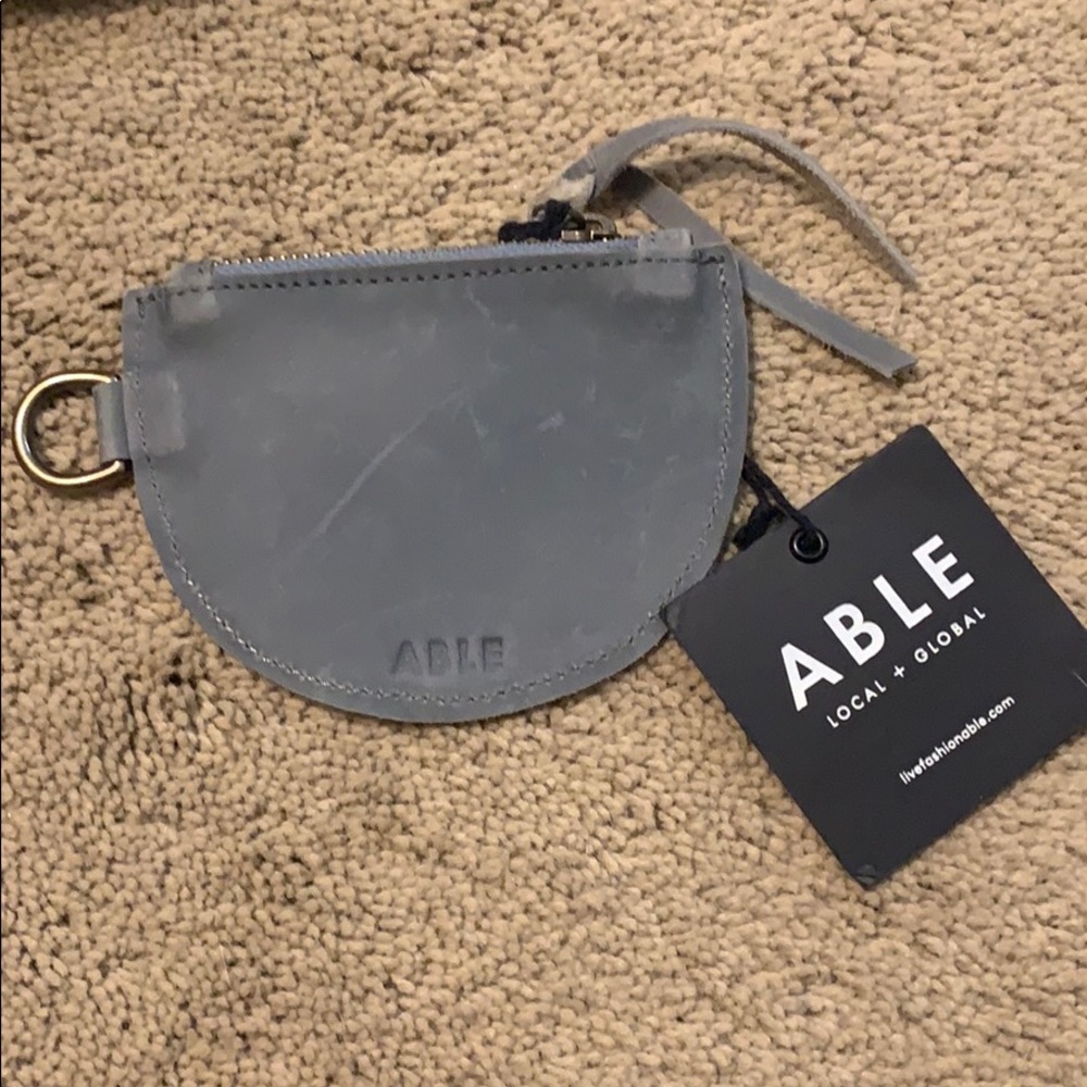 Able mini pouch